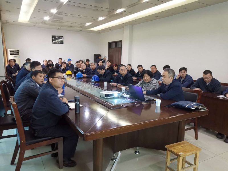 
				   
					學(xué)習(xí)固體廢物防治法、提高環(huán)境治理能力——黃河同力舉辦新版《固體廢物污染環(huán)境防治法》培訓(xùn)班
				 