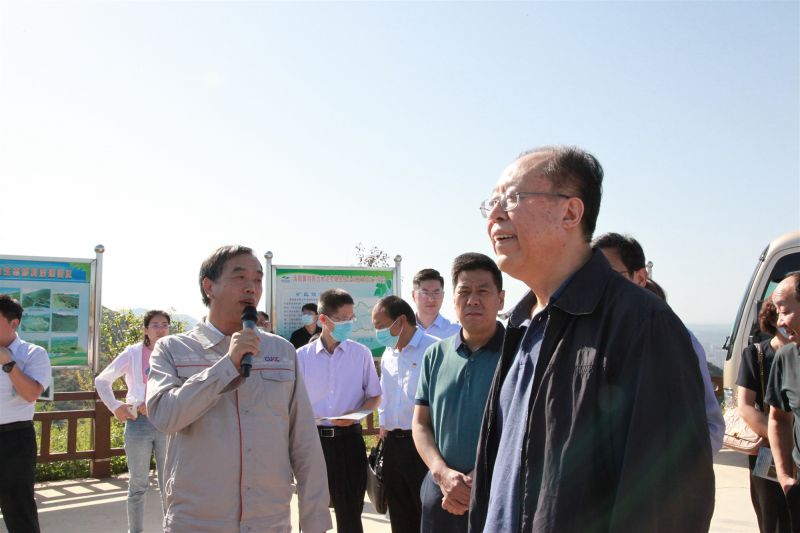 
				   
					河南省人大常委會黨組副書記、副主任馬懿一行到洛陽黃河同力調(diào)研
				 